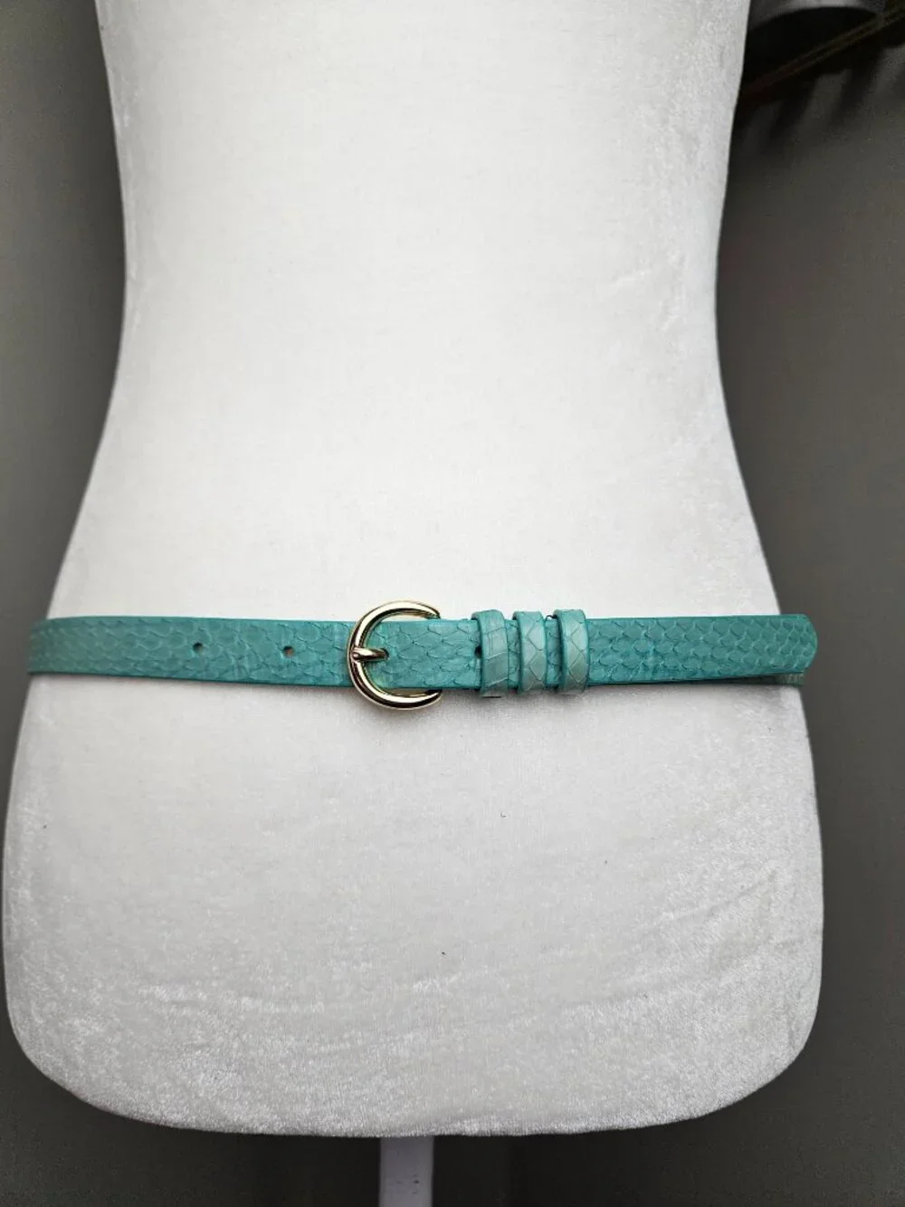J. Crew Triple Loop Turquoise Snake Embossed Leather Skinny Belt S A8107 - Picture 3 of 7